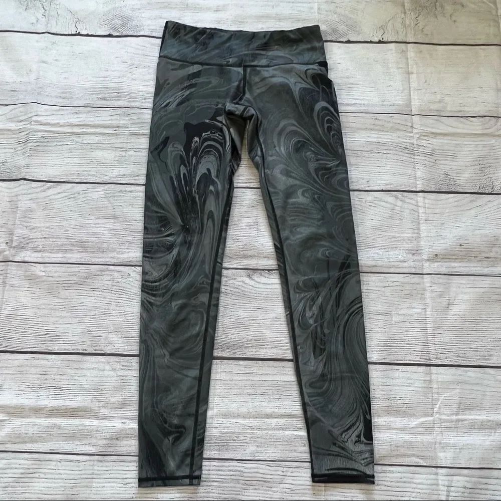 Alo Yoga Airbrush In Marble Glossy Activewear Bottoms size extra small